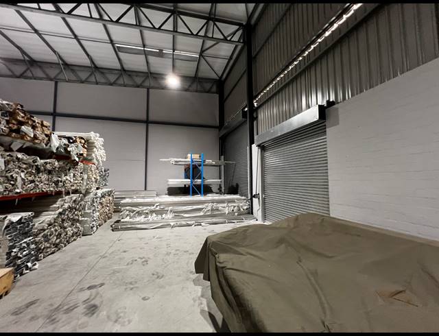 685M² WAREHOUSE TO LET IN AIRPORT INDUSTRIA